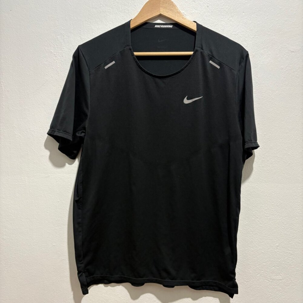 Nike Rise 365 Men's Dri-FIT Short-Sleeve Running Top in Black - Picture 2 of 8